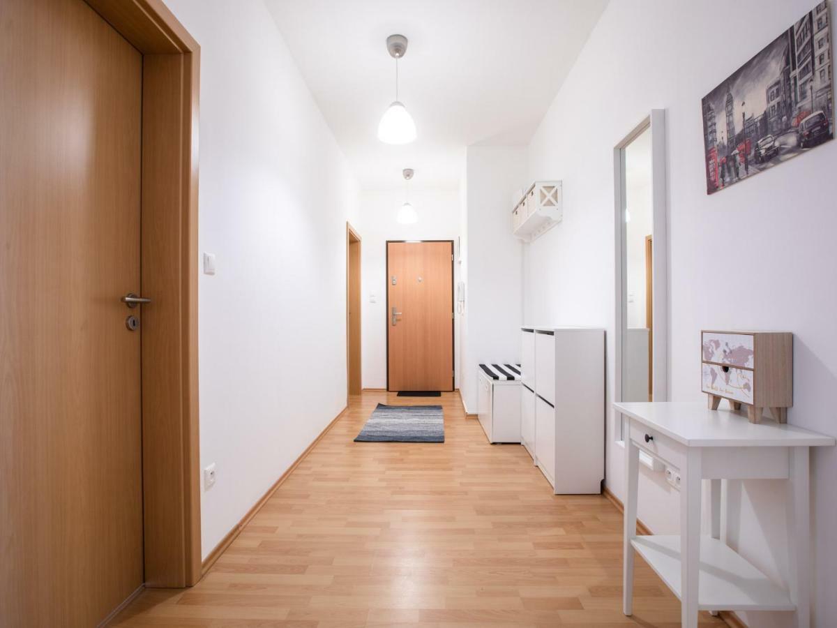 Spacious In The Old Town Of Апартаменти Братислава